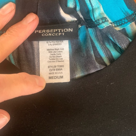 Perception concept sleeveless blouse. - Picture 2 of 5